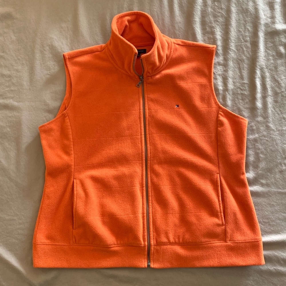 Price Drop !! Tommy Hilfiger zippered fleece vest . Good pre owned condition.
